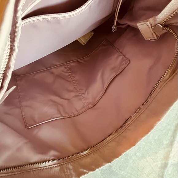 🍋 LULULEMON GYM BAG/TOTE - Picture 7 of 9